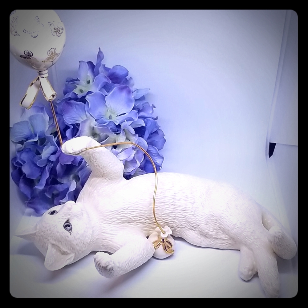 Lenox cat statue